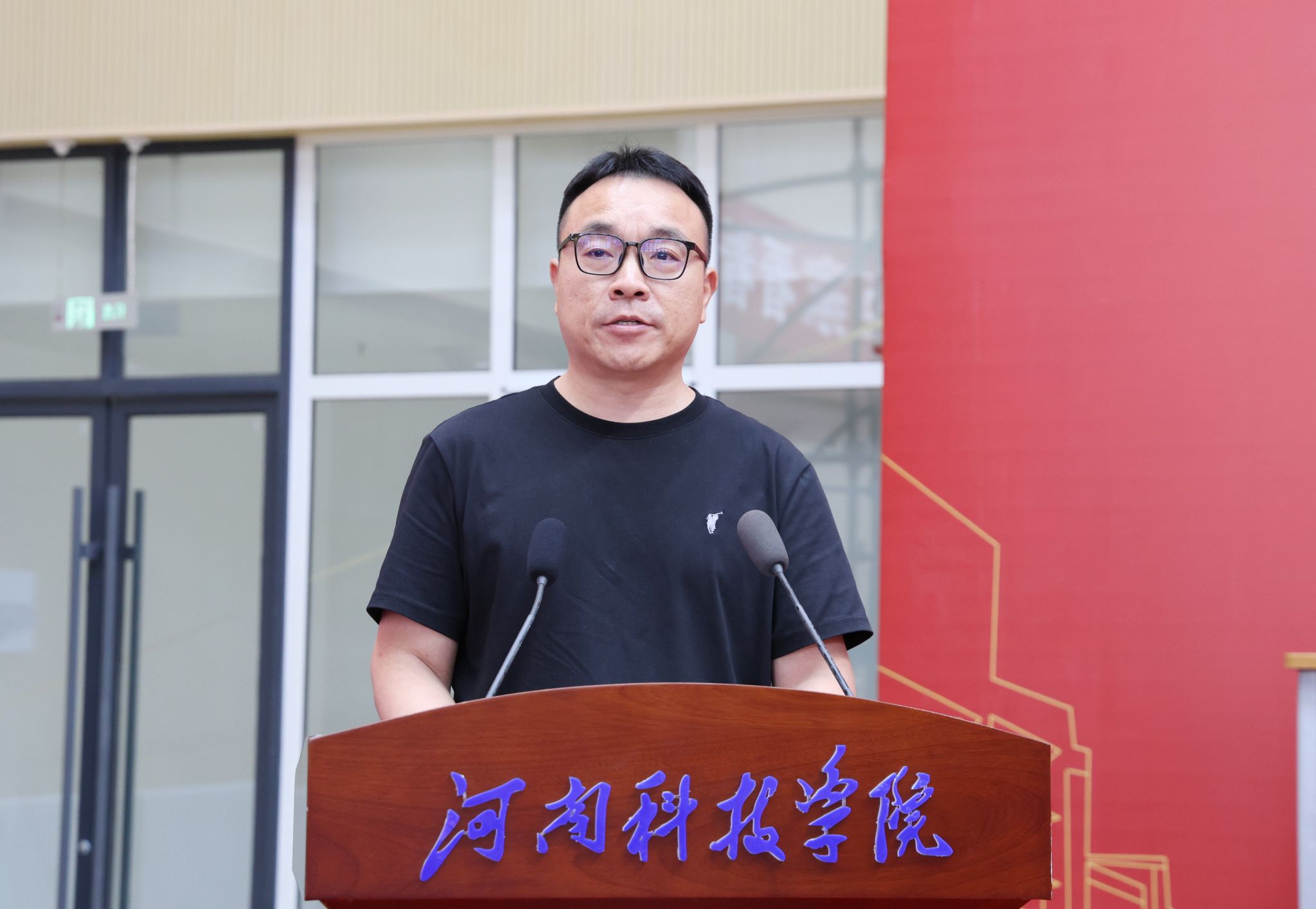 优秀校友、计算机科学与技术学院2006届毕业生袁威发言 优秀校友、计算机科学与技术学院2006届毕业生袁威发言